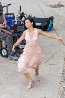 Lily Allen feet photo thumbnail