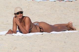 Lais Ribeiro feet photo thumbnail