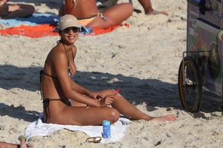 Lais Ribeiro feet photo thumbnail