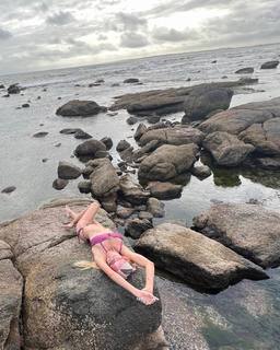 Nicole Neumann feet photo thumbnail