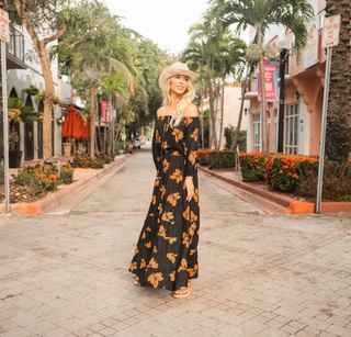 Nicole Neumann feet photo thumbnail