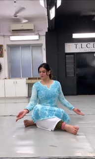Zareen Khan feet photo thumbnail