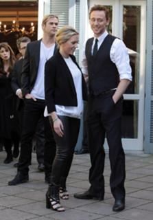 Scarlett Johansson feet photo thumbnail