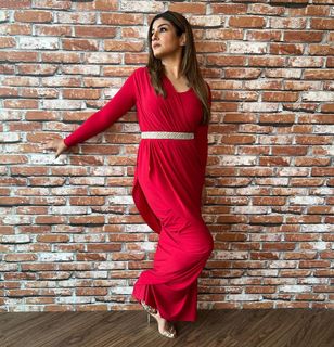 Raveena Tandon feet photo thumbnail