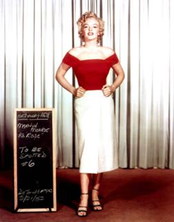 Marilyn Monroe feet photo thumbnail