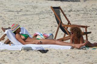 Lais Ribeiro feet photo thumbnail