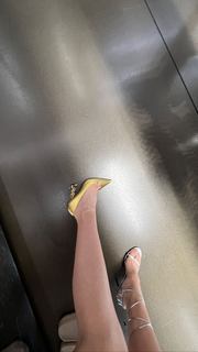 Duygu Özaslan feet photo thumbnail