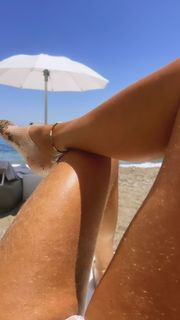Adriane Galisteu feet photo thumbnail