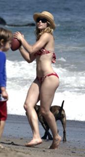Jessica Biel feet photo thumbnail