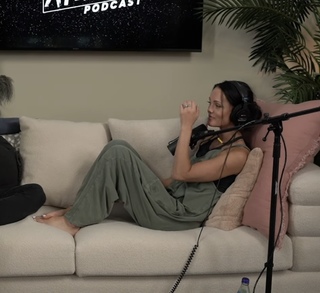 Brittney Smith feet photo thumbnail