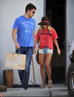 Ashley Tisdale feet photo thumbnail