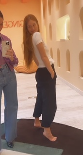 Marina Ruy Barbosa feet photo thumbnail
