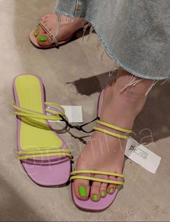 Isa Pes feet photo thumbnail