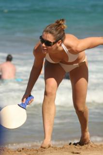 Jessica Biel feet photo thumbnail