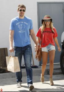 Ashley Tisdale feet photo thumbnail
