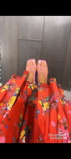 Lisa Snowdon feet photo thumbnail