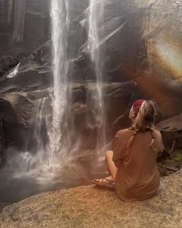 Paris Jackson feet photo thumbnail