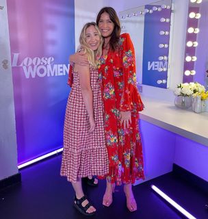 Lisa Snowdon feet photo thumbnail