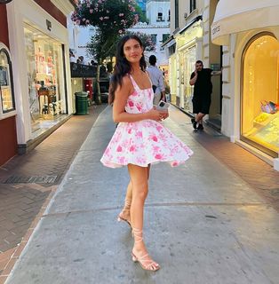 Sara Sampaio feet photo thumbnail