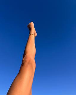 Belén Rodríguez feet photo thumbnail
