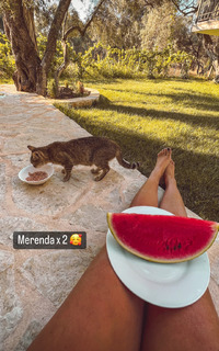 Valentina Vignali feet photo thumbnail