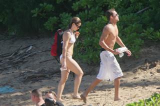Jessica Biel feet photo thumbnail