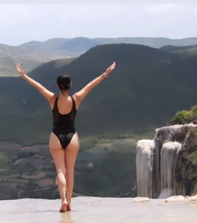 Claudia Lizaldi feet photo thumbnail