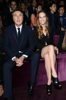 Hilary Swank feet photo thumbnail