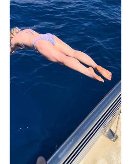 Britney Spears feet photo thumbnail
