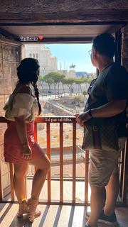 Larissa Manoela feet photo thumbnail