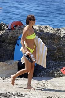 Irina Shayk feet photo thumbnail