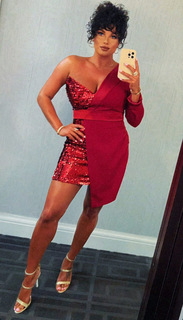 Joy Taylor feet photo thumbnail