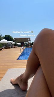 Nabilla Benattia feet photo thumbnail