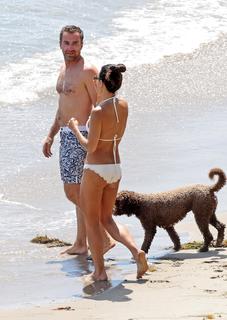 Jordana Brewster feet photo thumbnail