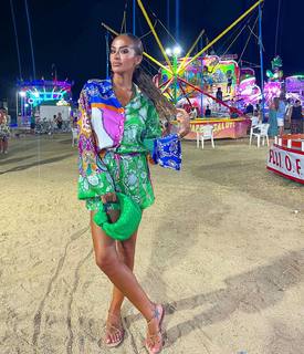 Giorgia Palmas feet photo thumbnail
