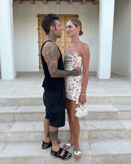 Chiara Ferragni feet photo thumbnail