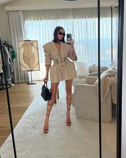 Olivia Culpo feet photo thumbnail