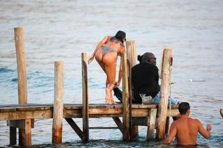 Irina Shayk feet photo thumbnail