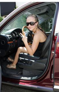 Hayden Panettiere feet photo thumbnail