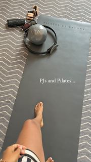 Rochelle Humes feet photo thumbnail