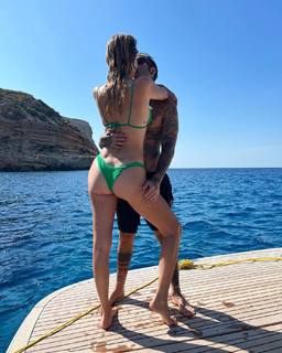 Chiara Ferragni feet photo thumbnail