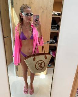 Chiara Ferragni feet photo thumbnail