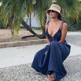 Rocsi Diaz feet photo thumbnail