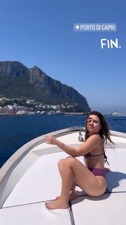Larissa Manoela feet photo thumbnail