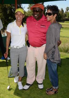 Halle Berry feet photo thumbnail