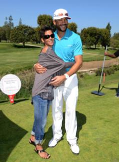 Halle Berry feet photo thumbnail