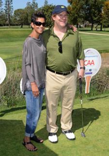 Halle Berry feet photo thumbnail