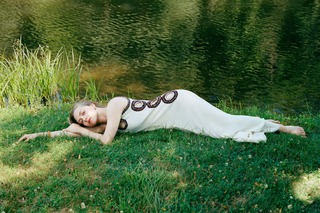 Amanda Seyfried feet photo thumbnail