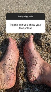 Karolina Kowalkiewicz feet photo thumbnail