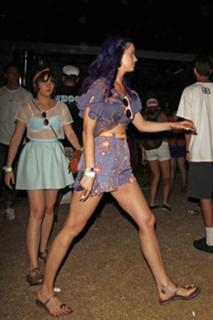 Katy Perry feet photo thumbnail